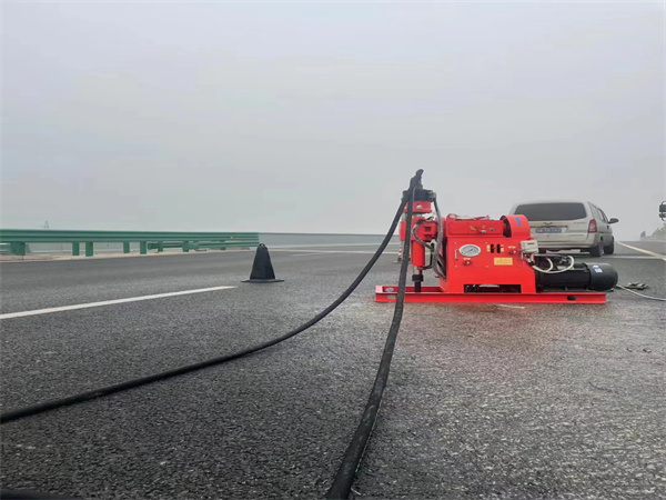 溆浦马路路基路面开裂下沉注浆加固灌浆